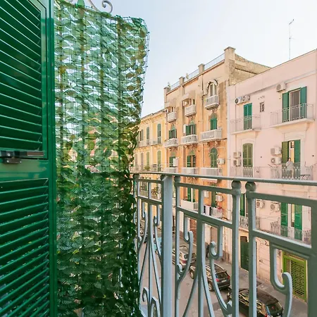 Apartament Near Vecchia & Train Station Typical With Balcony
