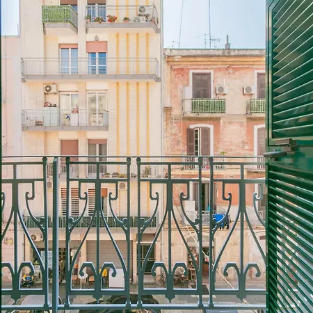 Near Vecchia & Train Station Typical With Balcony Apartament