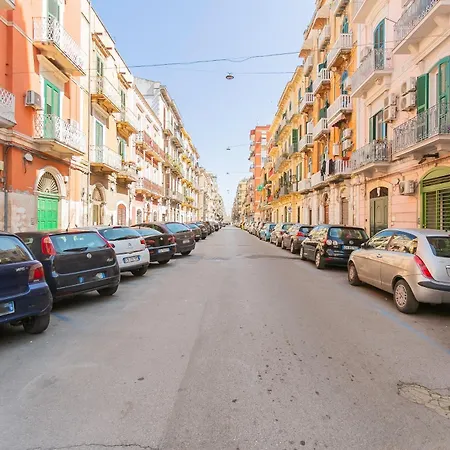 Near Vecchia & Train Station Typical With Balcony *