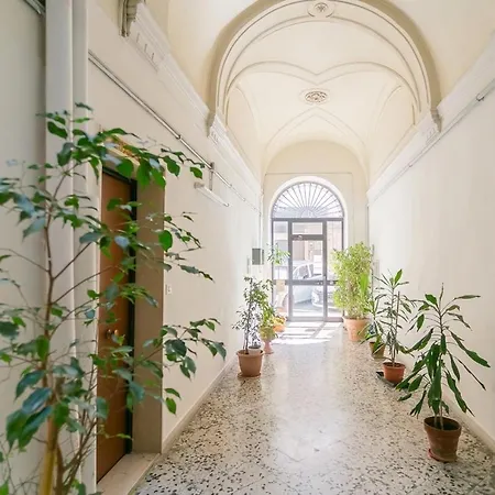 Near Vecchia & Train Station Typical With Balcony Appartement